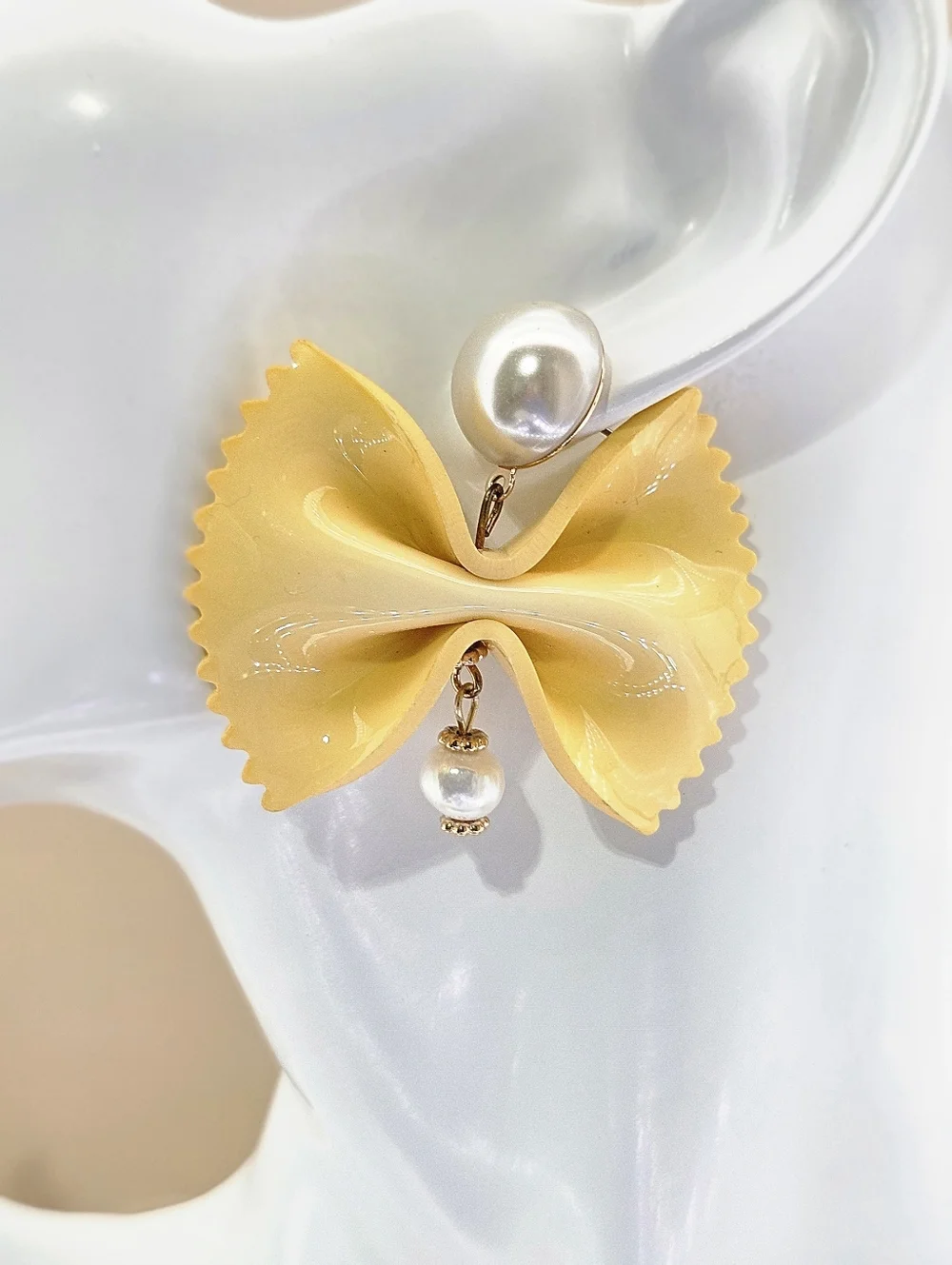 Chefanie Swinging Farfalle Bowtie Pasta Natural Pearl Earrings Italian Novelty - Picture 2 of 5